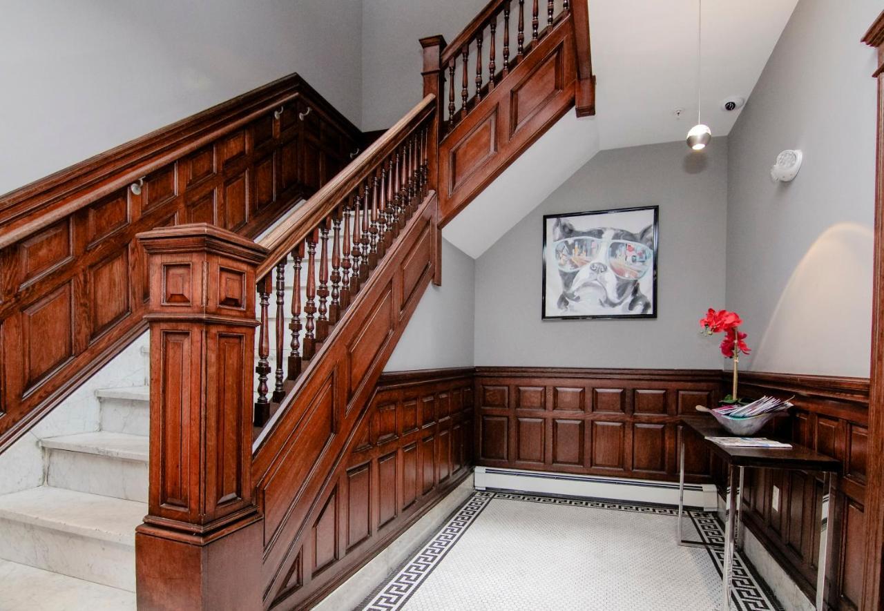 A Stylish Stay W/ A Queen Bed, Heated Floors.. #18 Brookline Eksteriør billede